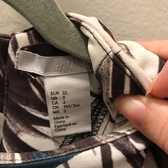 H &M dress - Picture 4 of 4